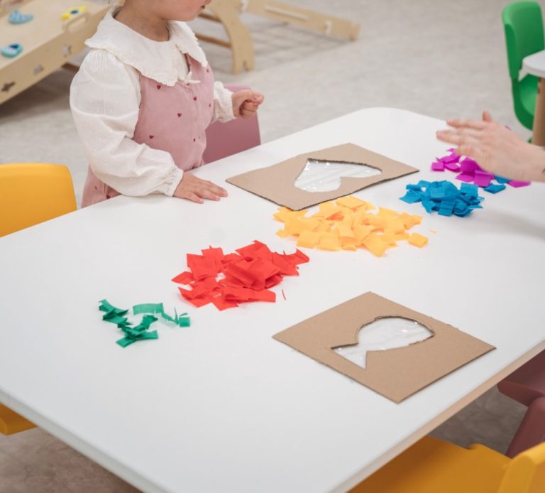Le Territoire des Bâtisseurs – Espace construction et imagination Espace construction pour enfants avec jeux de blocs favorisant l’imaginaire, la motricité fine et la coopération.